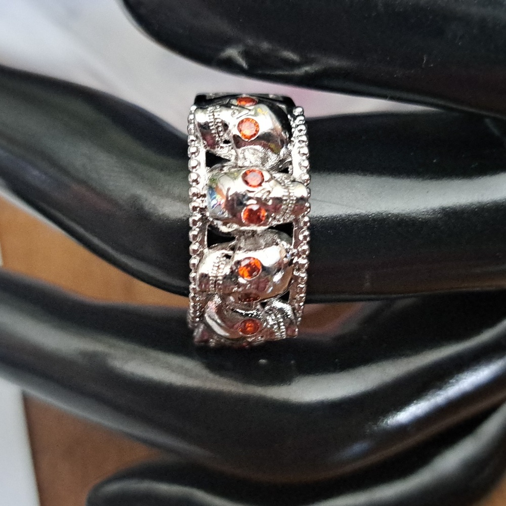 silver blood red skull ring